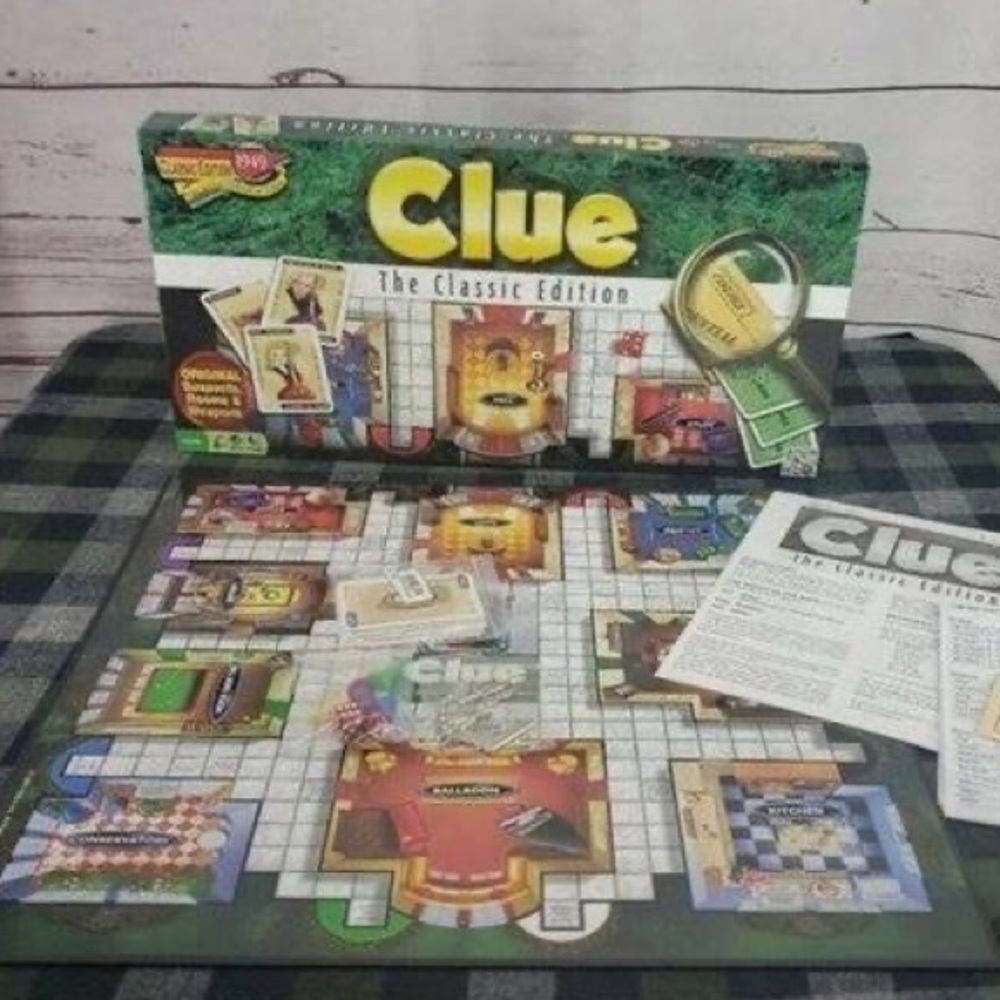 Hasbro Clue 2013 The Classic Edition Board Game